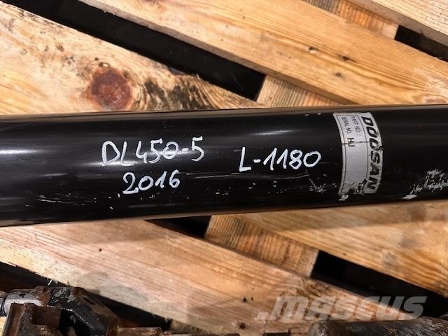 Doosan DL 450-5 Оси

