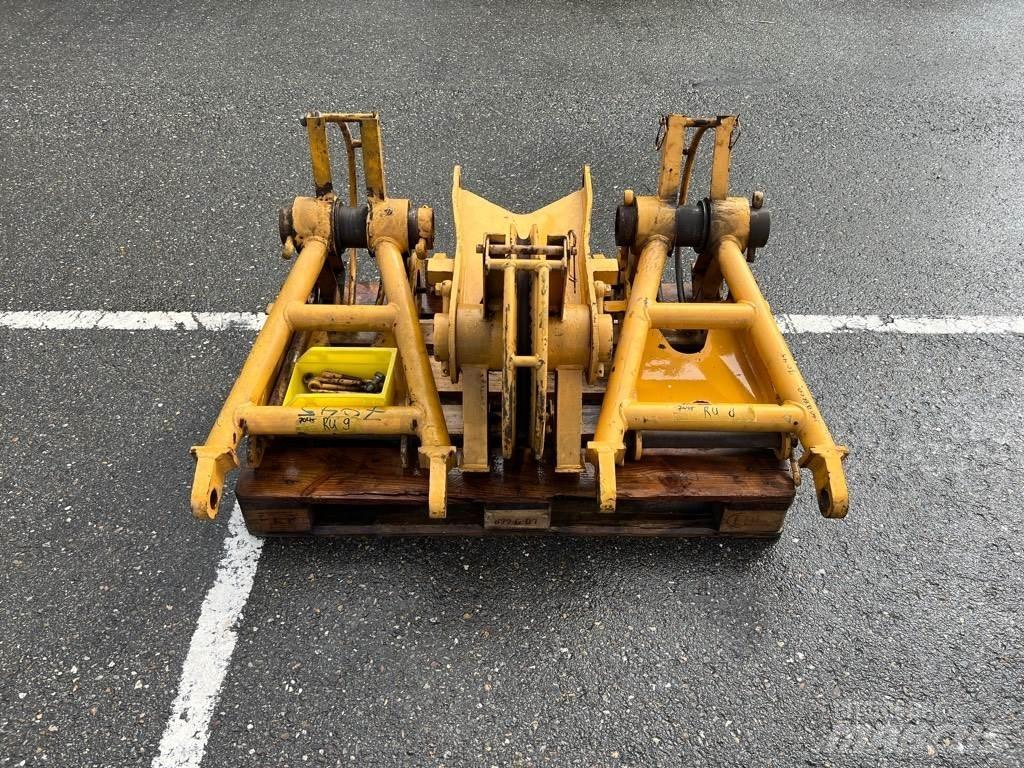 Kobelco 7045 - Runners Части и оборудване за кранове
