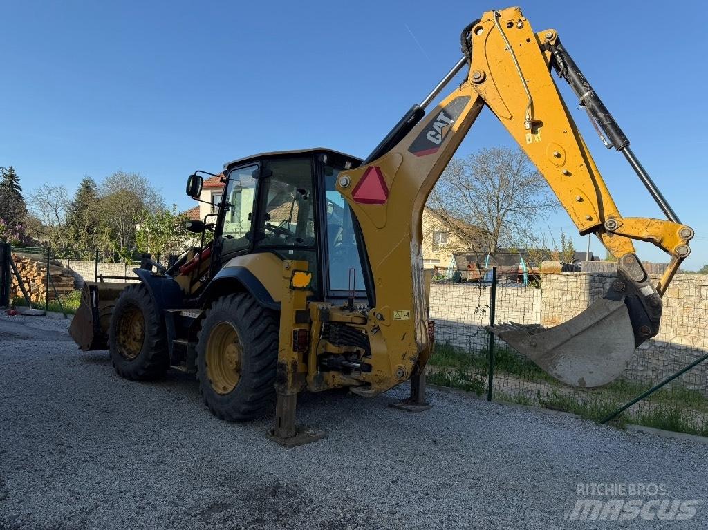 CAT 444 E Товарач със заден ексватор