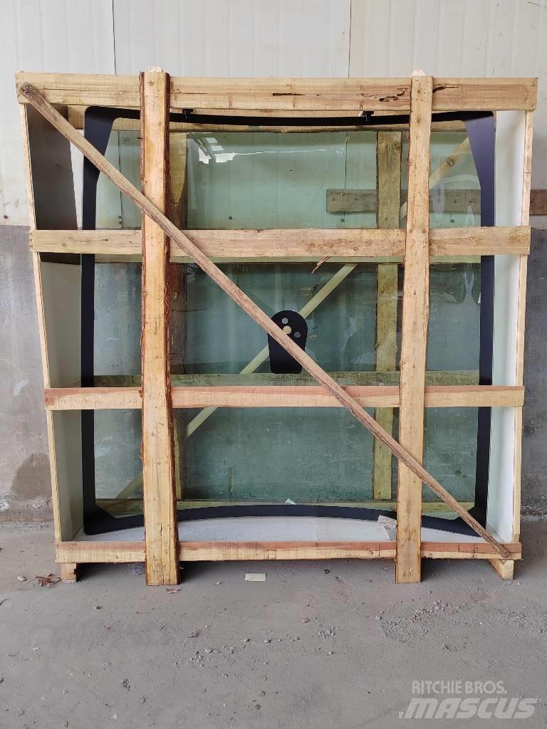 CLAAS Front window Кабина