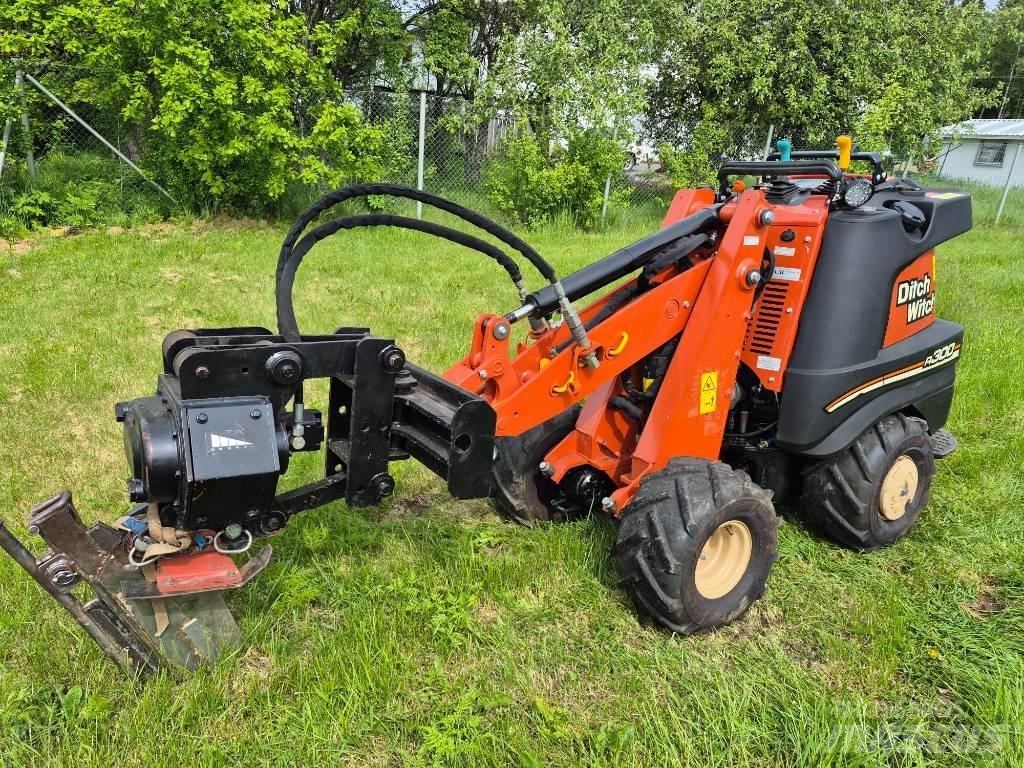 Ditch Witch R300 Изкопни машини
