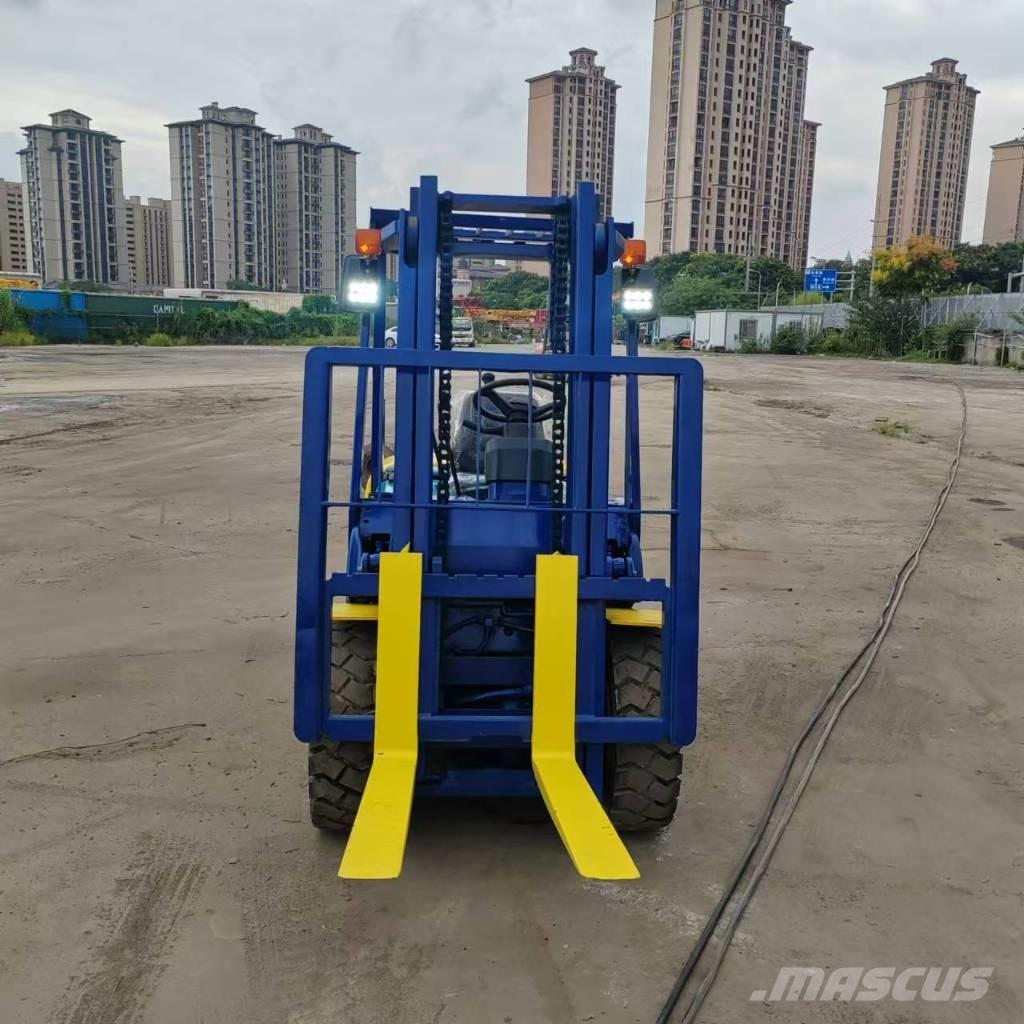 Komatsu FD 30 T-17 Дизелови камиони