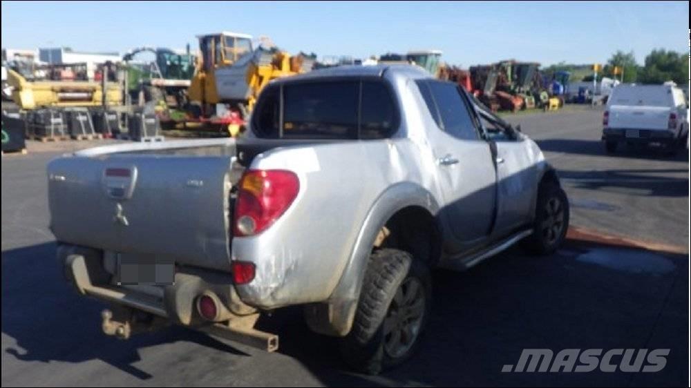 Mitsubishi L 200 3 Пикапи