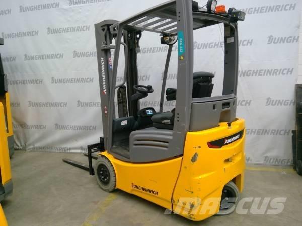 Jungheinrich EFG 112 Електрически вилични кари-повдигачи