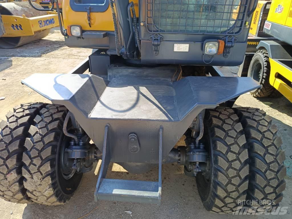 Xinyuan XYB75W-9 Верижен екскаватор