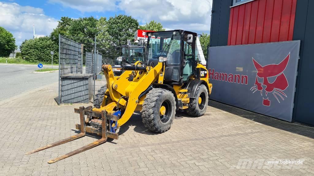 CAT 908 Колесни товарачи