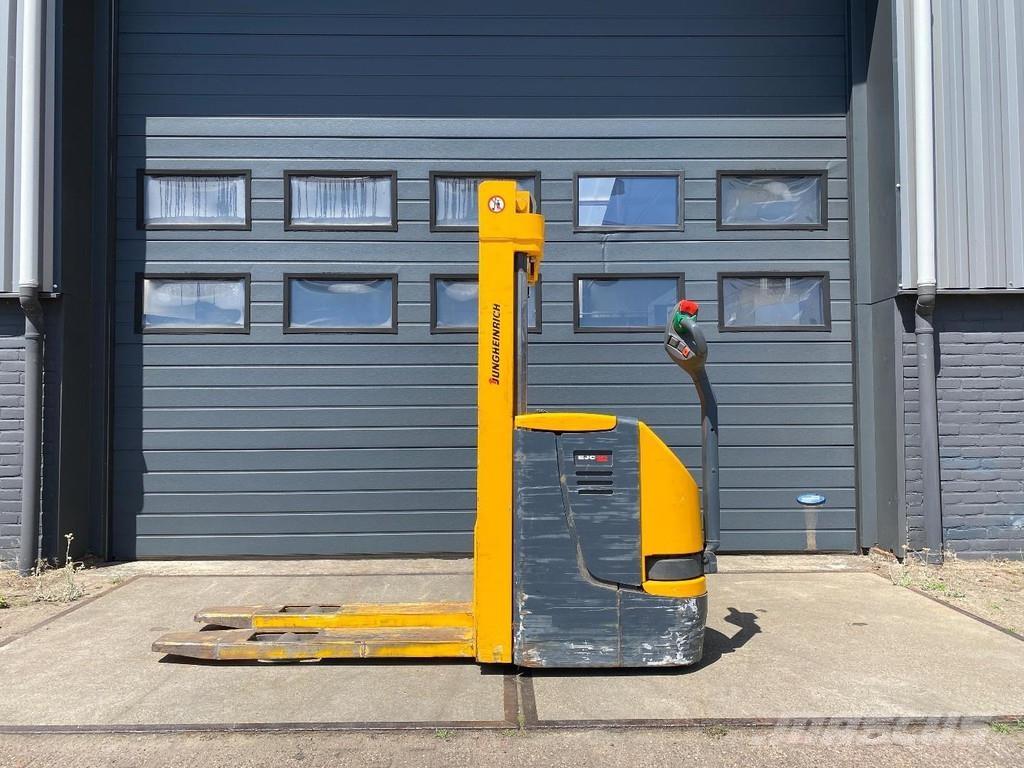 Jungheinrich EJC12 Колички високоповдигачи с теглич