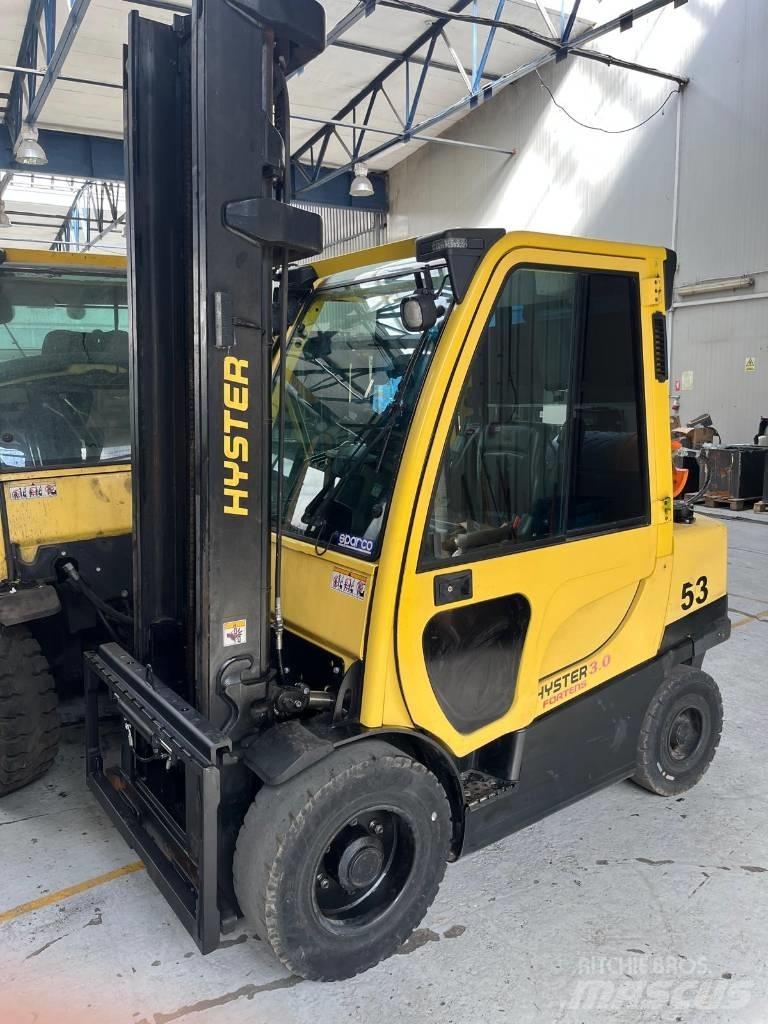 Hyster H3.0FT Камиони с АГУ