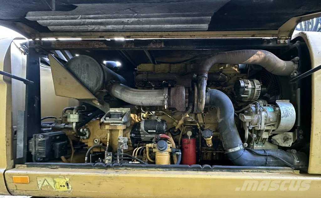 CAT M 316 D Колесни екскаватори