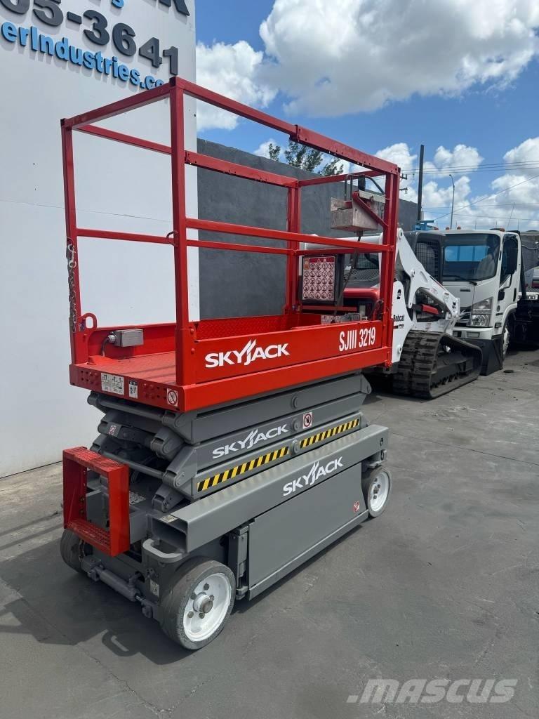 SkyJack SJ III 3219 Ножични работни платформи
