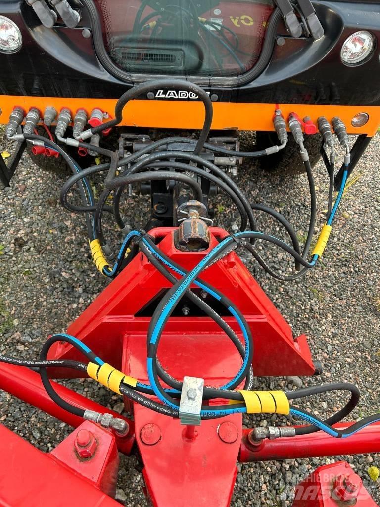 Ladog T1400 Компактни трактори