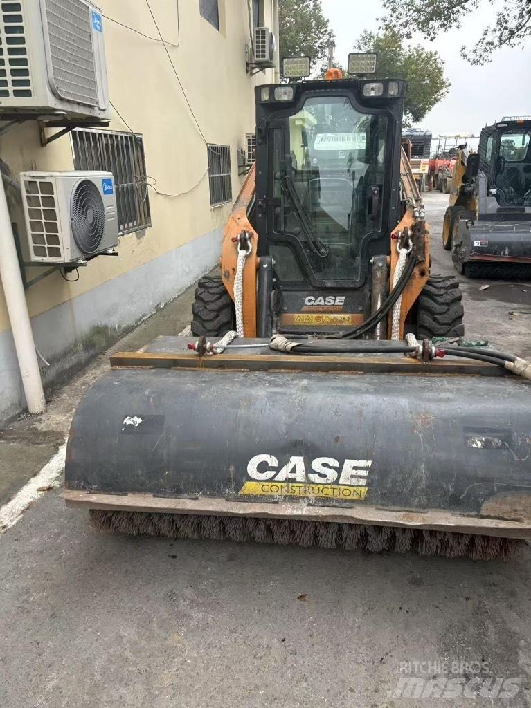 CASE SR 220B Мини товарачи
