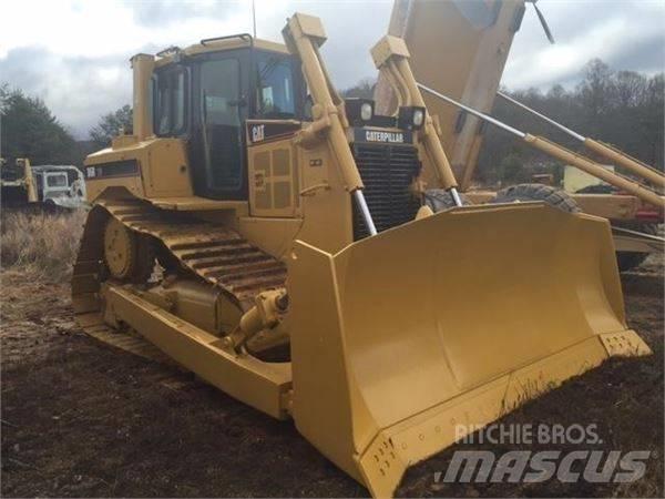 CAT D 6 R Верижни булдозери
