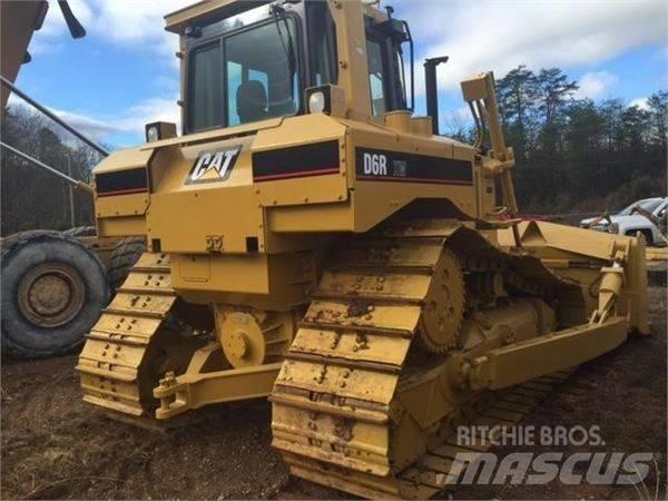 CAT D 6 R Верижни булдозери
