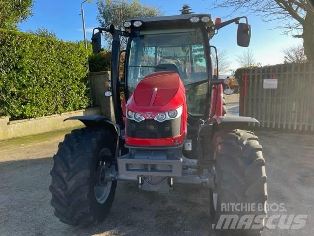 Massey Ferguson 5712 Трактори