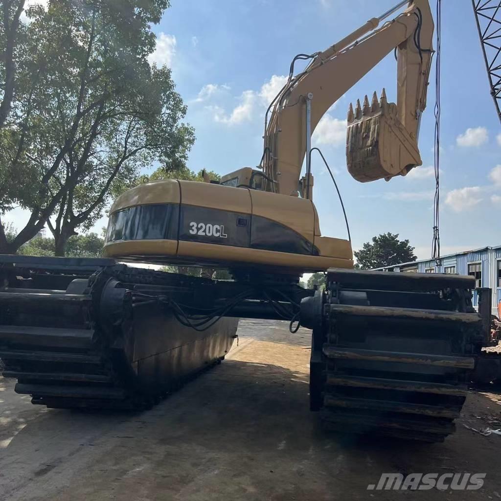 CAT 320 C Багери амфибии