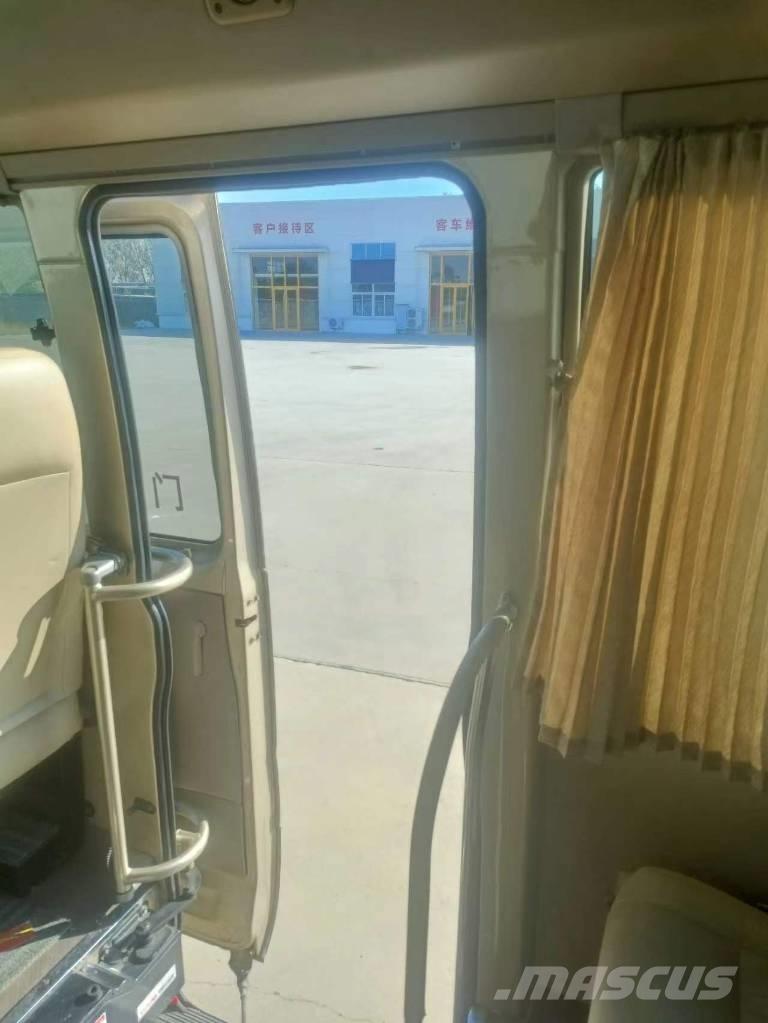 Toyota Coaster Bus Мини бусове