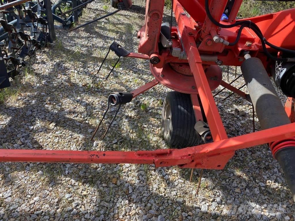Kuhn GF8702 Гребла и сенообръщачки