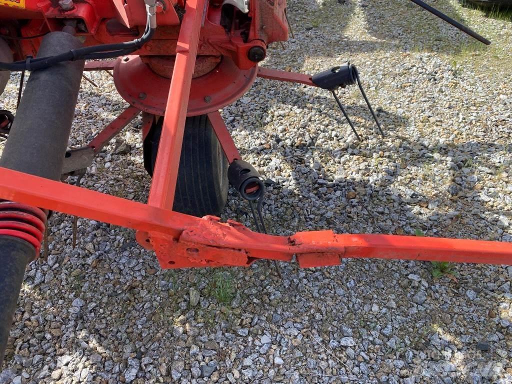 Kuhn GF8702 Гребла и сенообръщачки