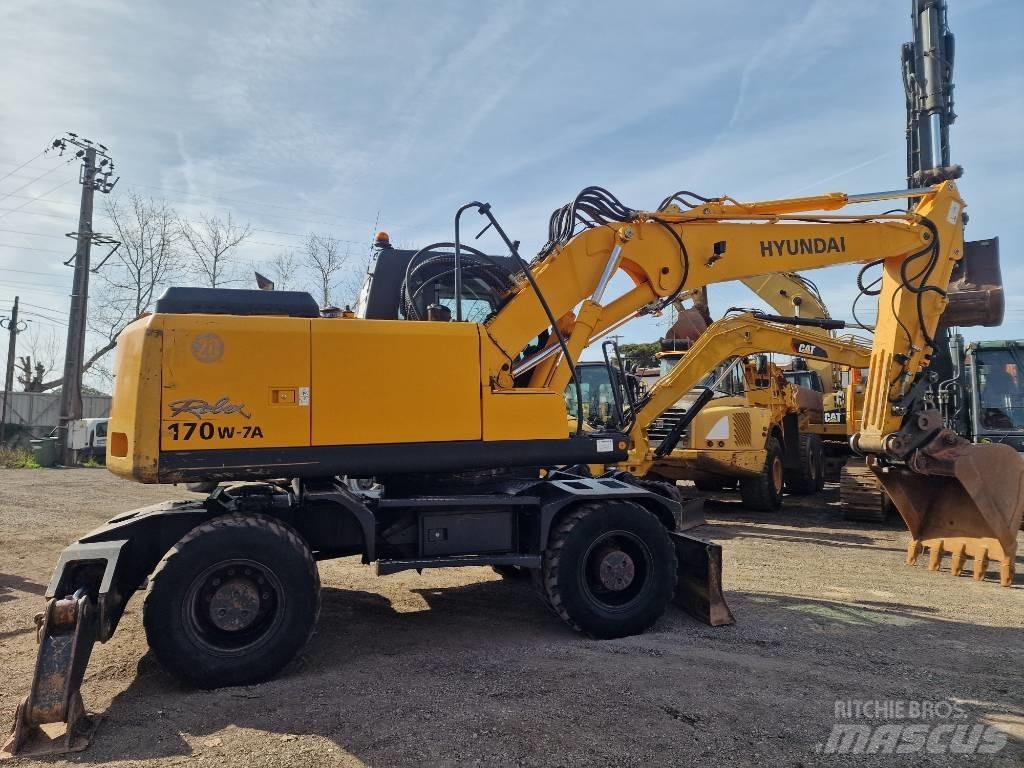 Hyundai R 170 W Колесни екскаватори