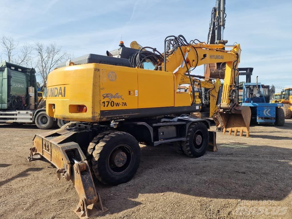 Hyundai R 170 W Колесни екскаватори
