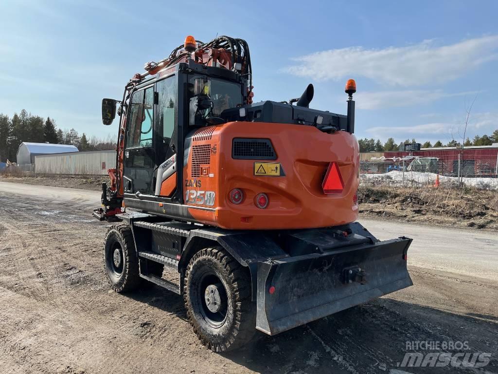 Hitachi ZX135W-7 Колесни екскаватори