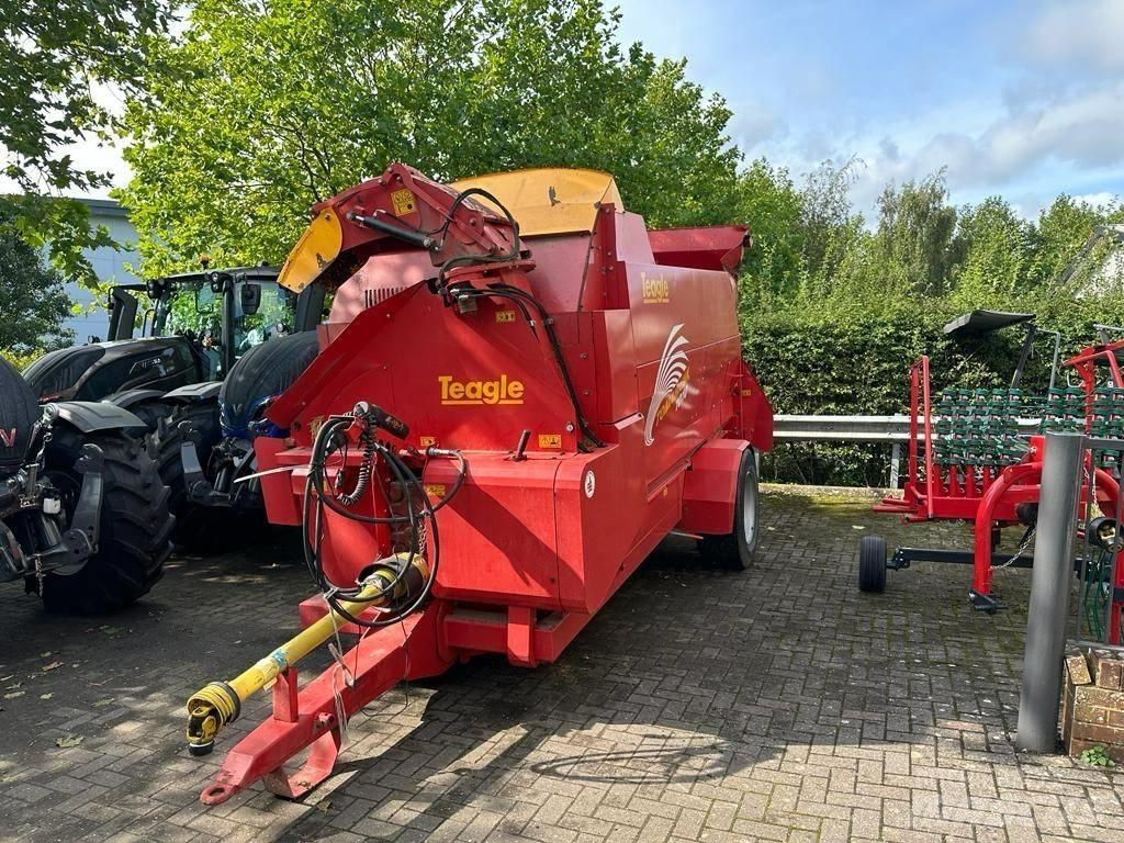 TEAGLE TOMAHAWK 1010 Резачки за бали, резачки и машини за отмотаване на бали