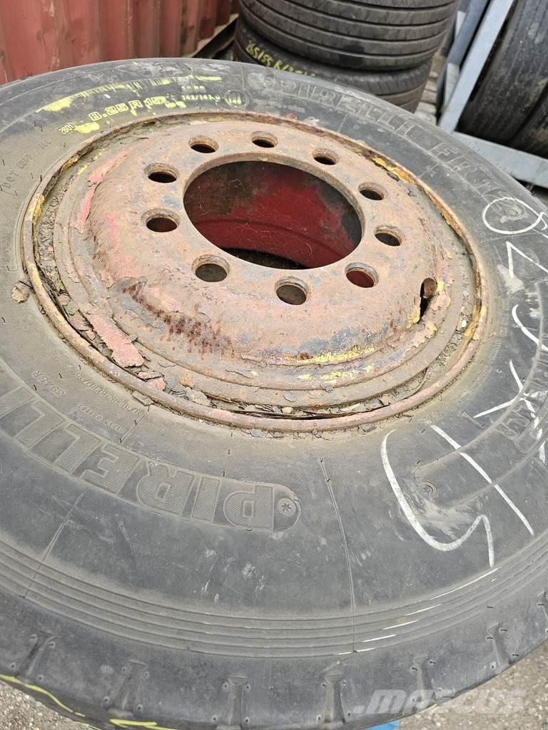 Pirelli 825X15 Транспорт - Други