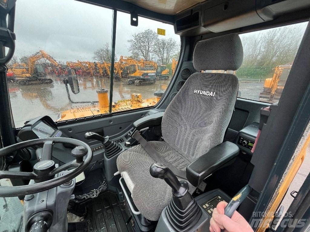 Hyundai R55W-9A Колесни екскаватори