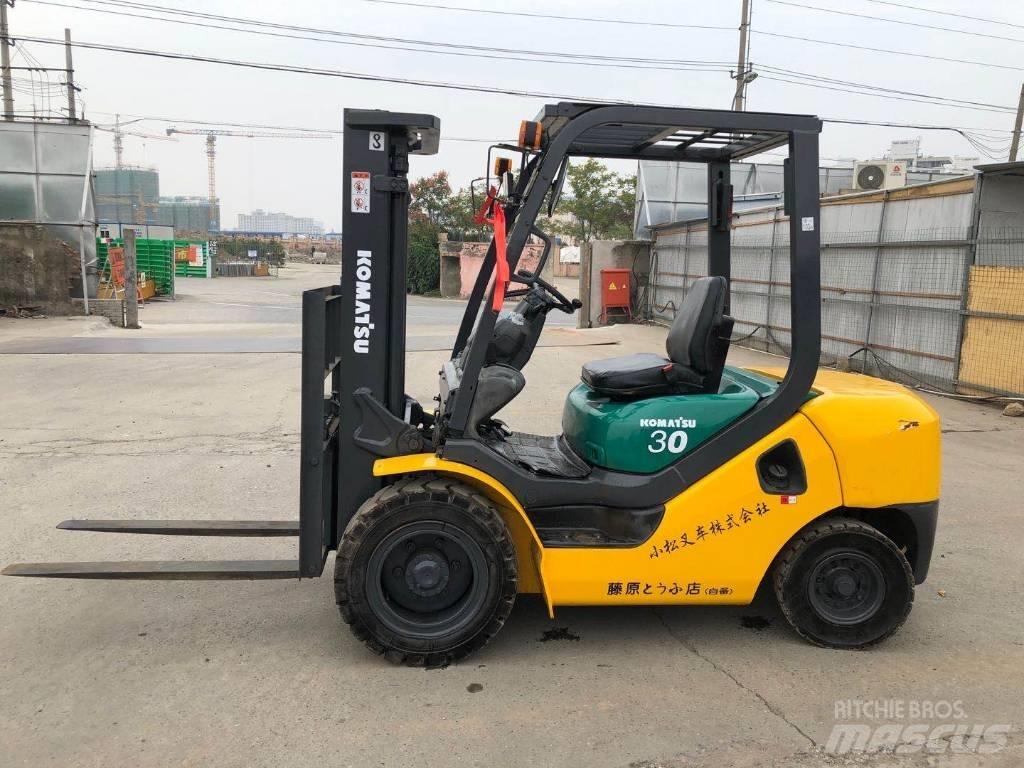 Komatsu FD30 Дизелови камиони