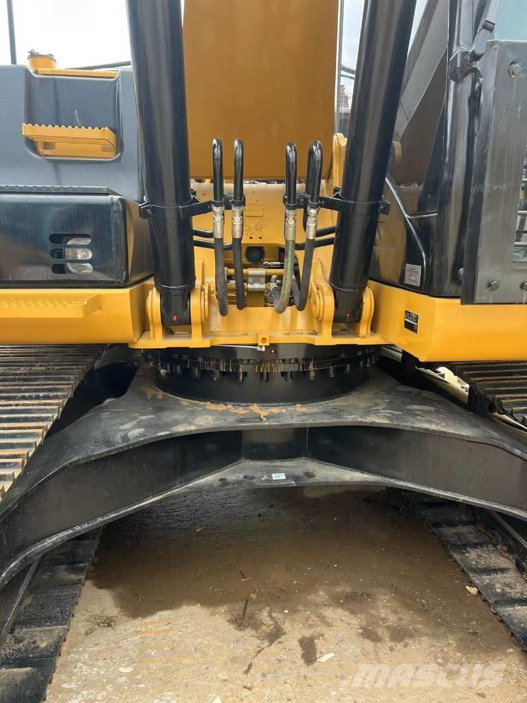 CAT 320 Верижен екскаватор