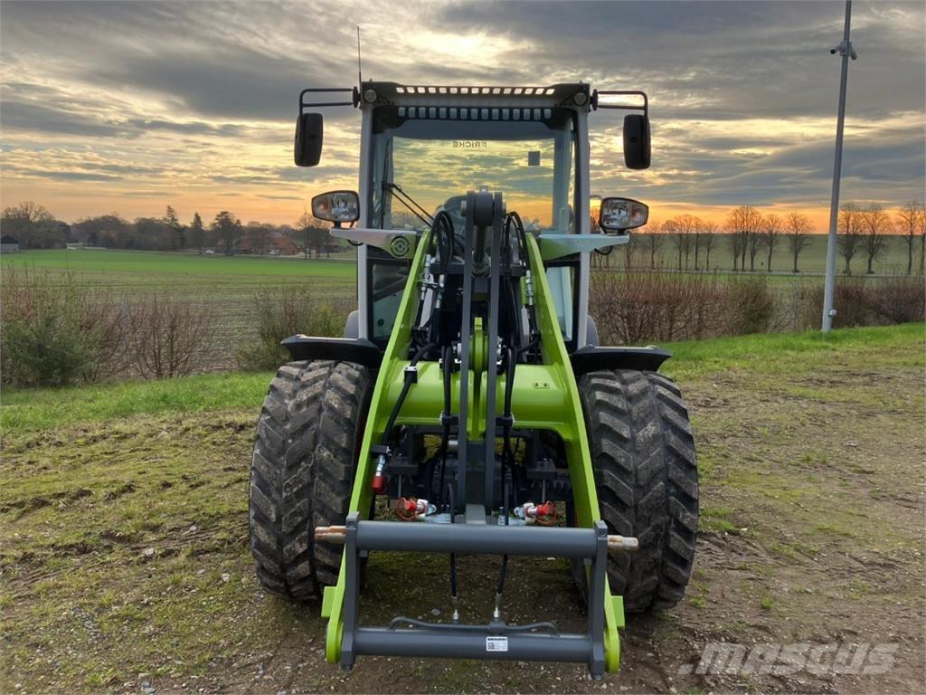 CLAAS Torion 530 Колесни товарачи
