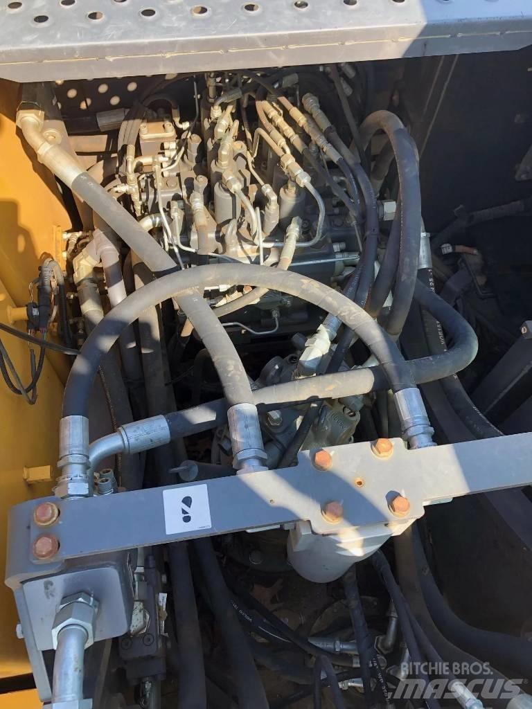 Volvo EC220EL Средни екскаватори 7т - 12т
