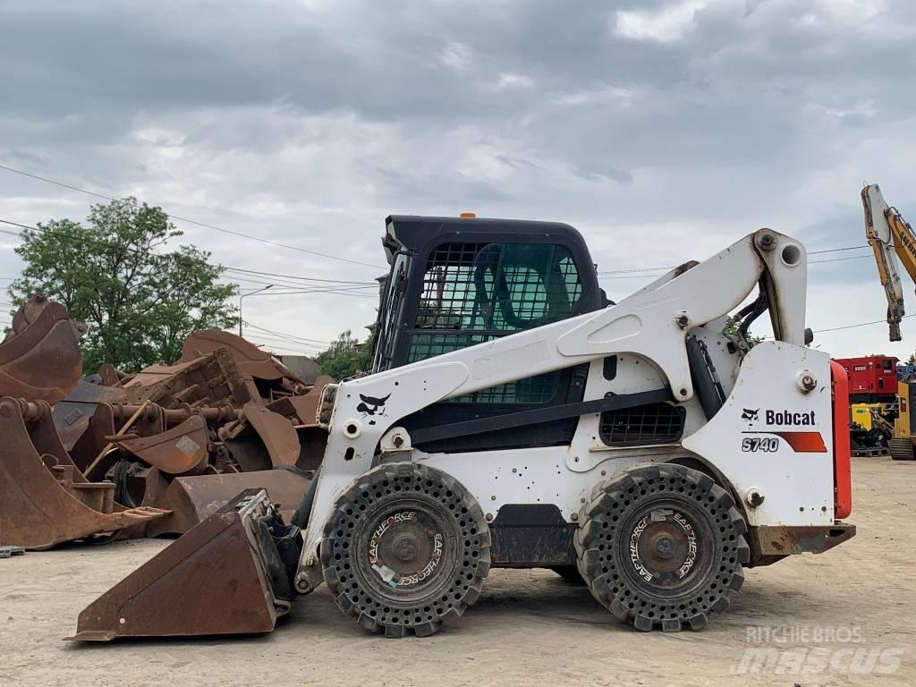 Bobcat S 740 Мини товарачи
