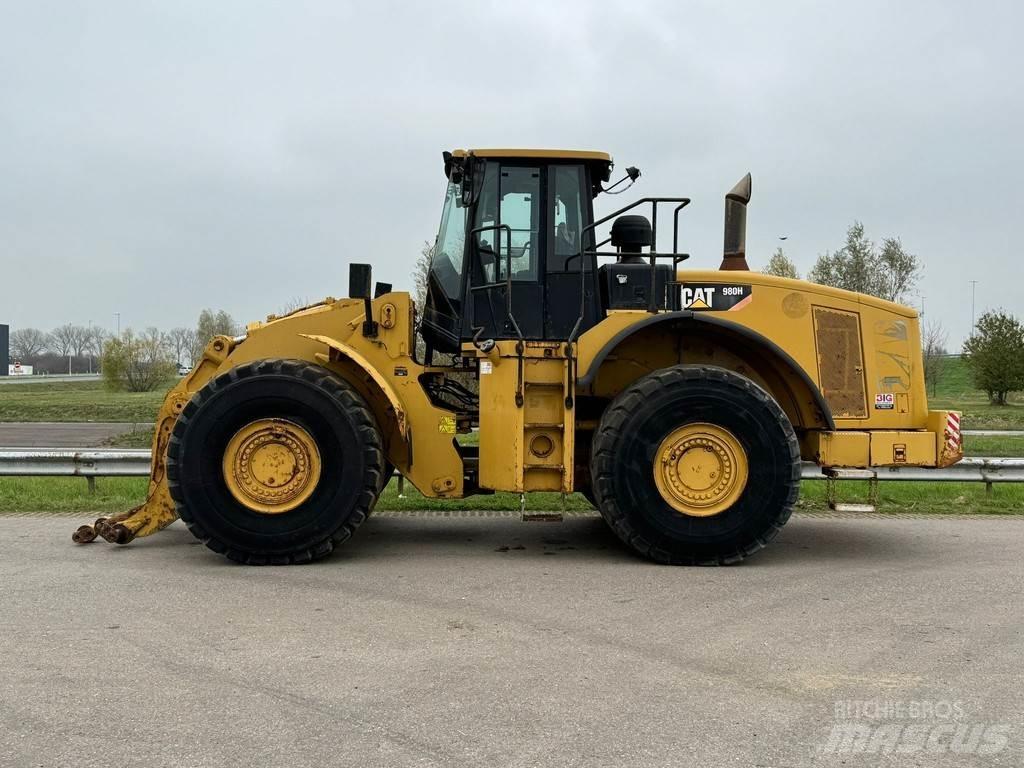 CAT 980H Колесни товарачи