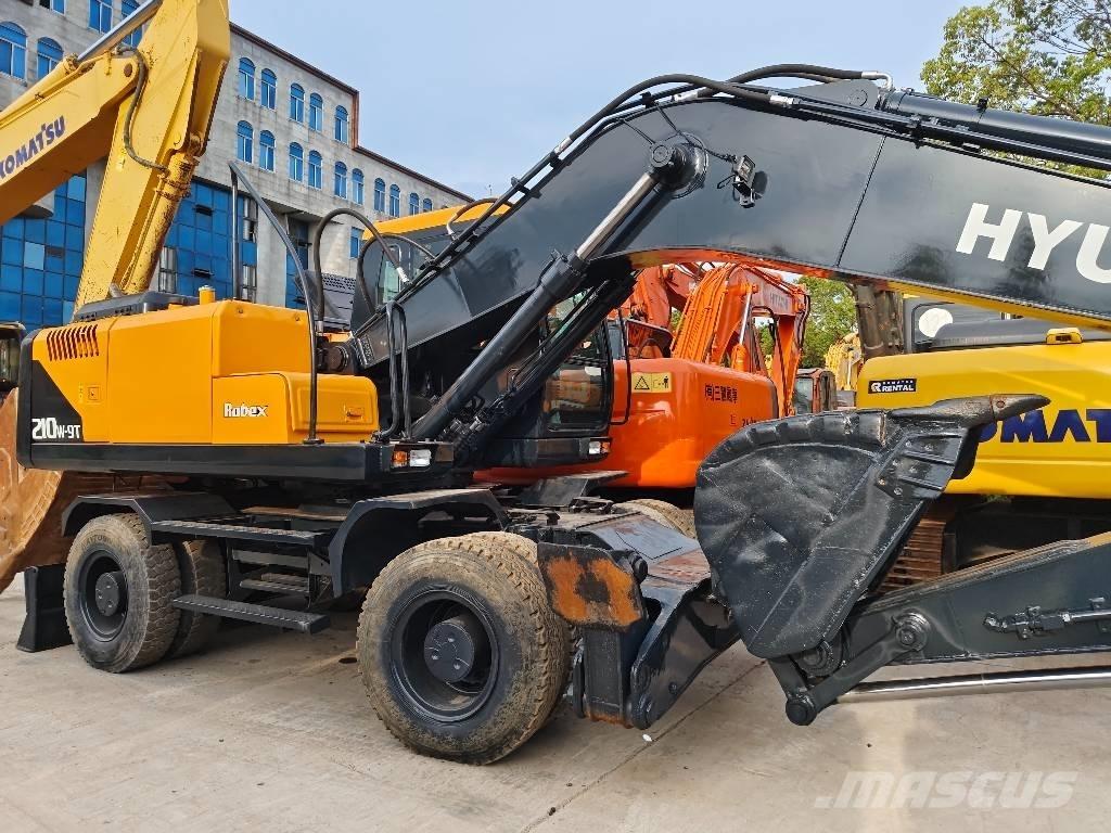Hyundai R210w-9 Колесни екскаватори
