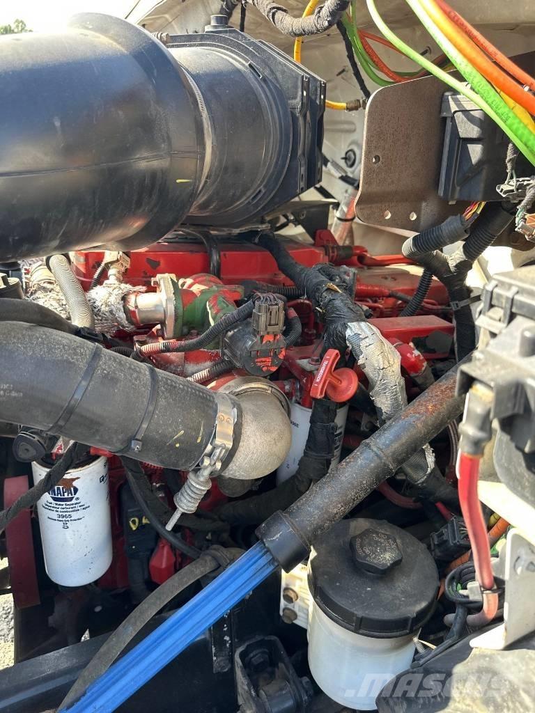 Ford F 750 XL SD Цистерни за вода
