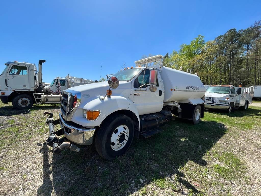 Ford F 750 XL SD Цистерни за вода
