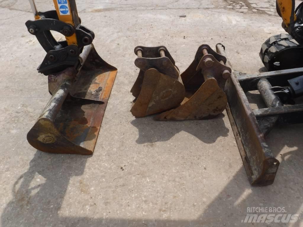 Hyundai Robex 27 Z-9 Мини екскаватори < 7 т