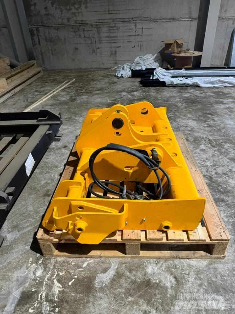 JCB Q FIT HEADSTOCK Други товарещи и копаещи и аксесоари