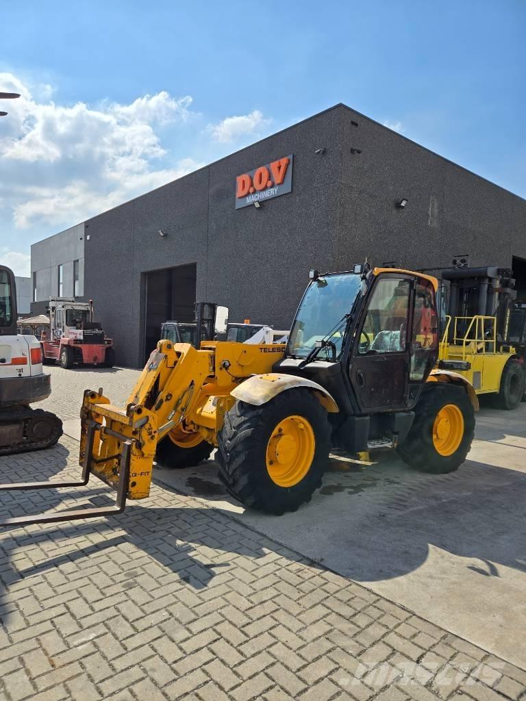 JCB 530 Телескопични товарачи