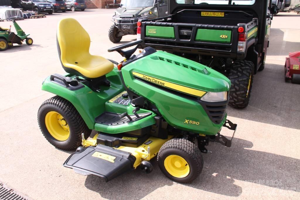 John Deere X 590 Тракторни косачки