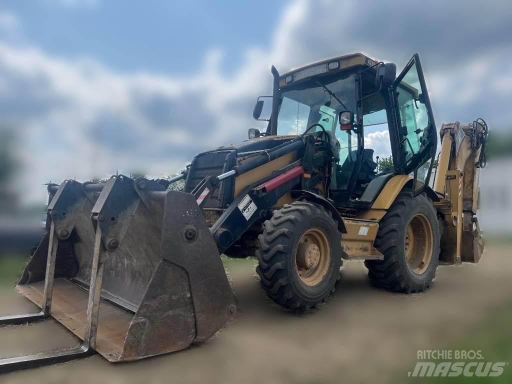 CAT 428 Товарач със заден ексватор