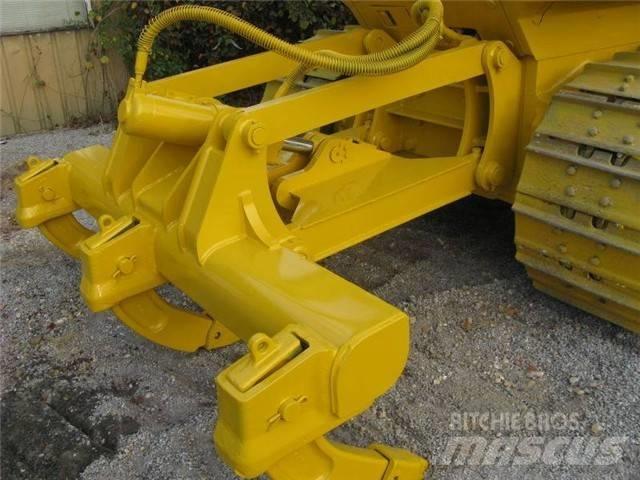 Komatsu D 65 EX Верижни булдозери
