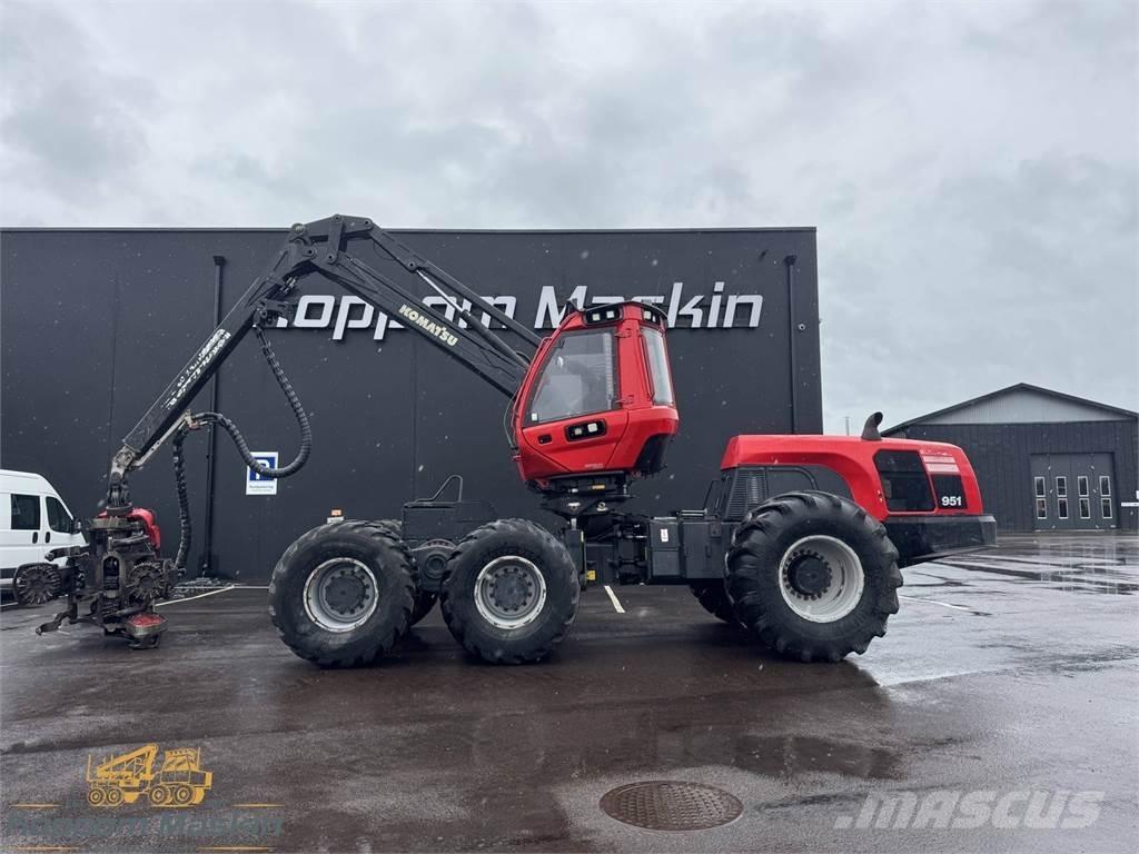 Komatsu 951 Харвестери