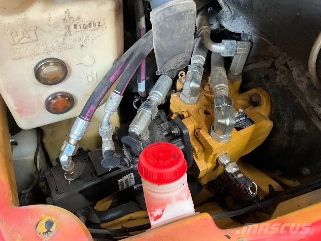 CAT 908 M Колесни товарачи