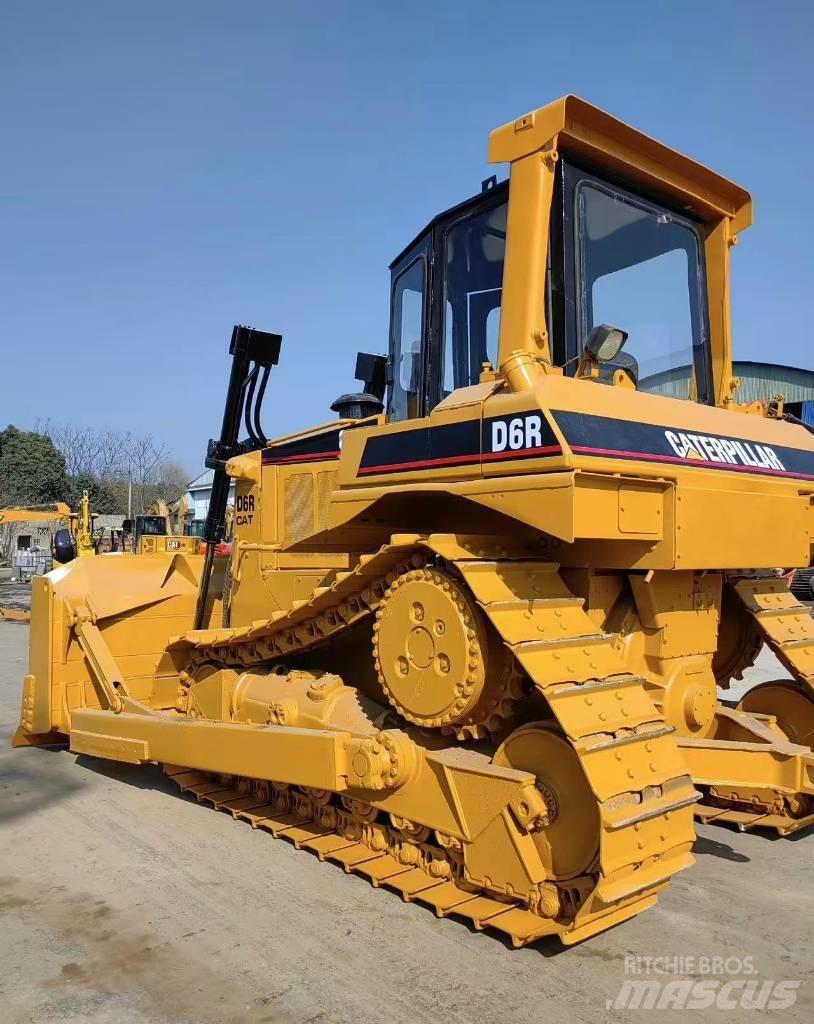 CAT D 6 R Грейдери