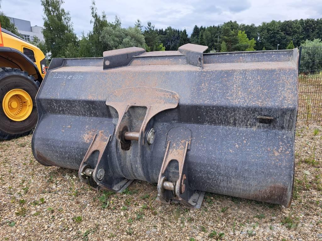 Volvo L 220 H Колесни товарачи