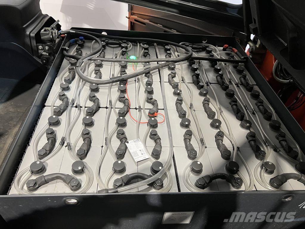 Linde E50HL-01 Електрически вилични кари-повдигачи