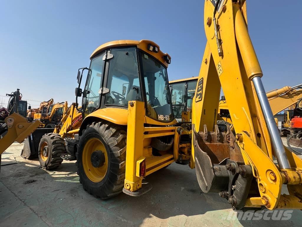 JCB 3 XC Товарач със заден ексватор